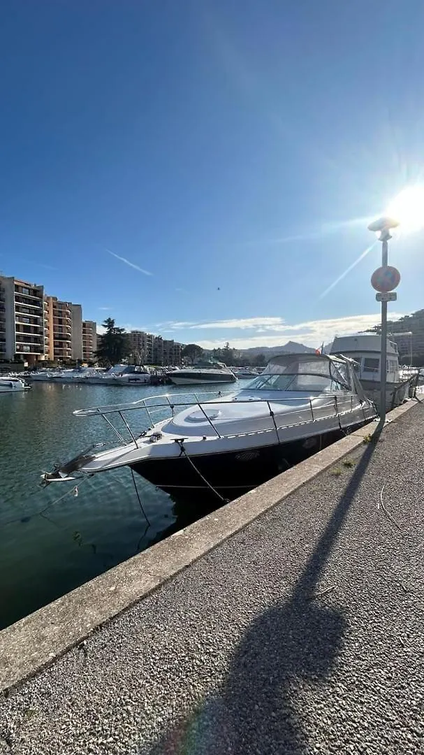 Hotel Refuge Marin - Twins Boat Mandelieu 0*,  Francie