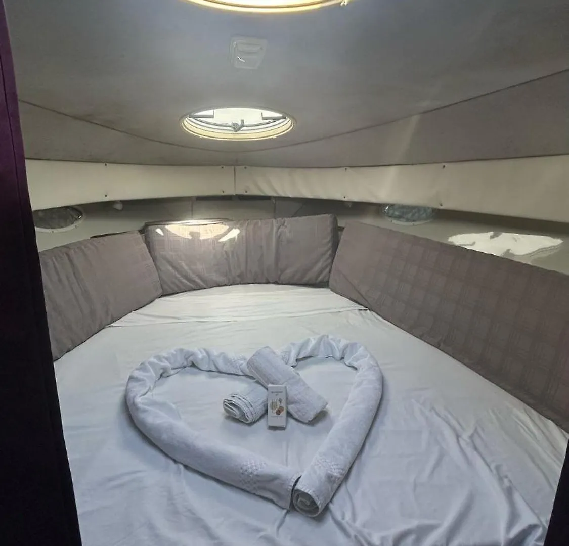 Refuge Marin - Twins Boat Hotel Mandelieu-la-Napoule 0*,  France
